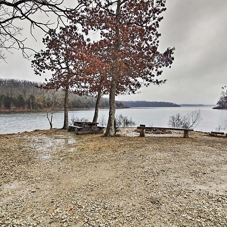 Rustic Stockton Lake Cabin Half Mile To Boat Ramp! المظهر الخارجي الصورة