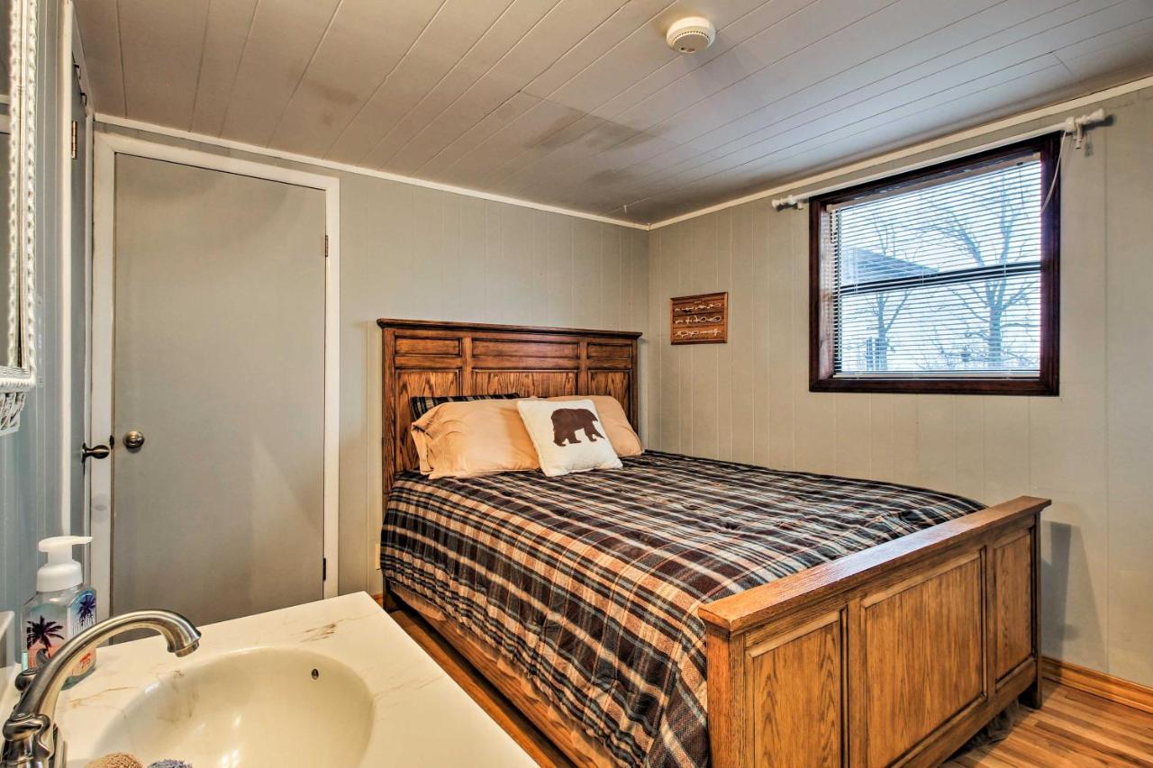 Rustic Stockton Lake Cabin Half Mile To Boat Ramp! المظهر الخارجي الصورة